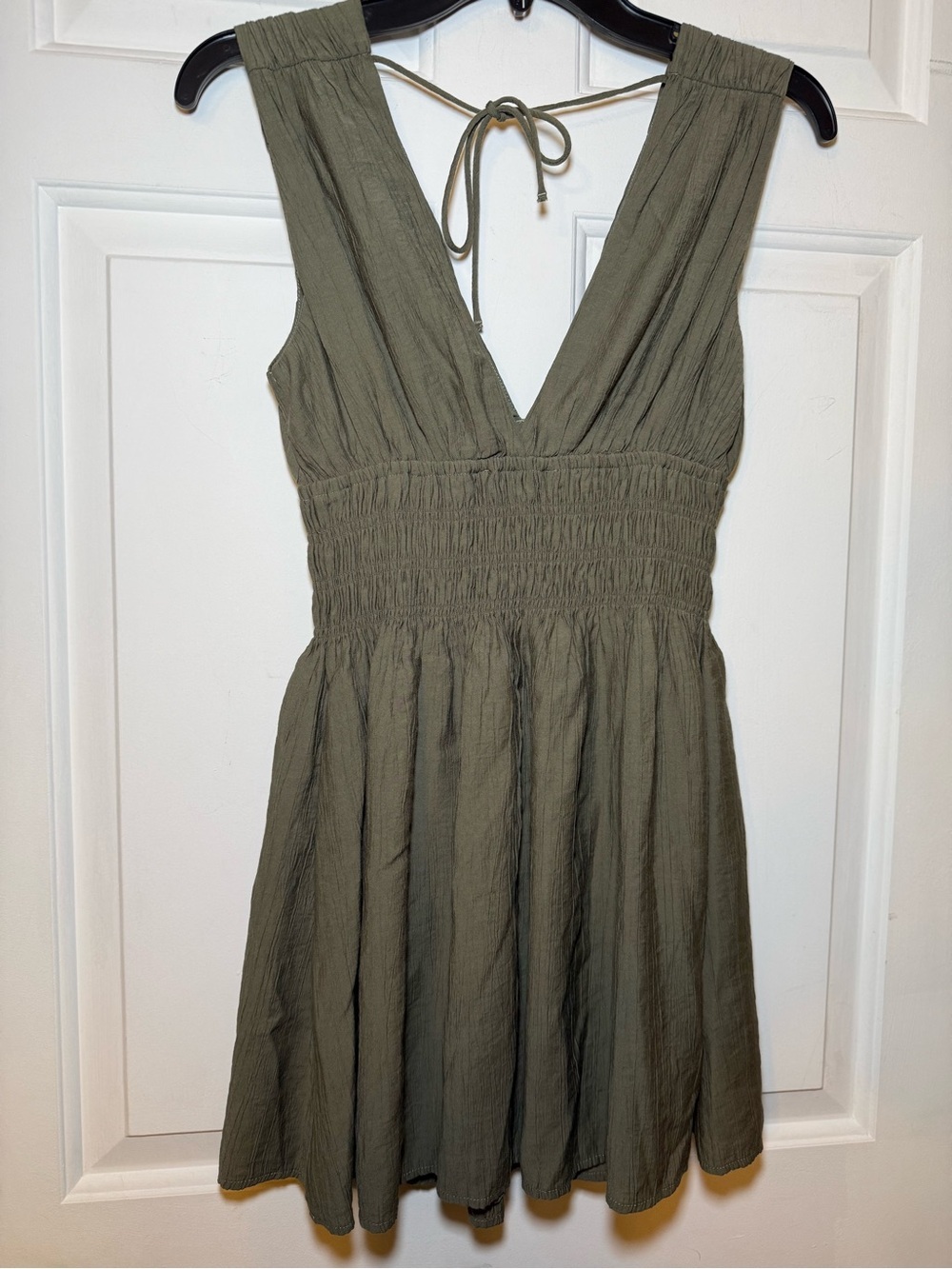 Abercrombie & Fitch Khaki Green Sundress XS Smocked Tie Back Summer Vibes Y2K - Picture 4 of 6